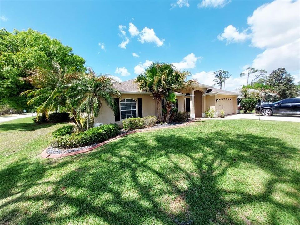 For Rent: $2,100 (3 beds, 2 baths, 1796 Square Feet)