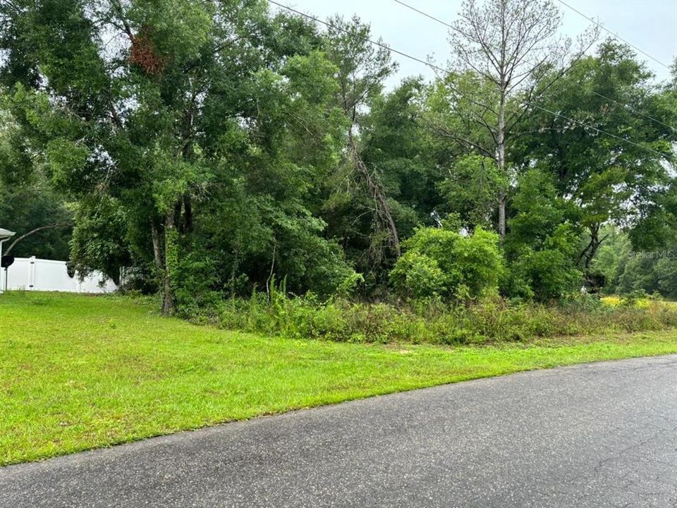 На продажу: $28,000 (0.26 acres)