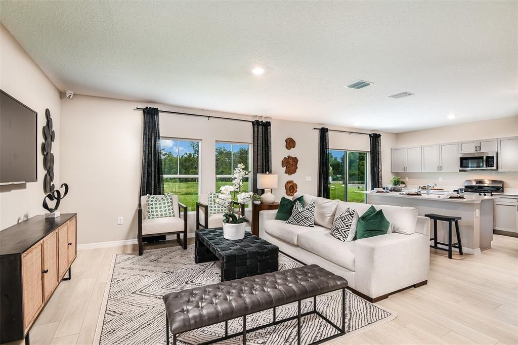 Activo con contrato: $434,990 (5 camas, 3 baños, 2470 Pies cuadrados)