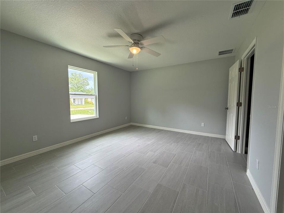 Activo con contrato: $209,900 (3 camas, 2 baños, 1232 Pies cuadrados)