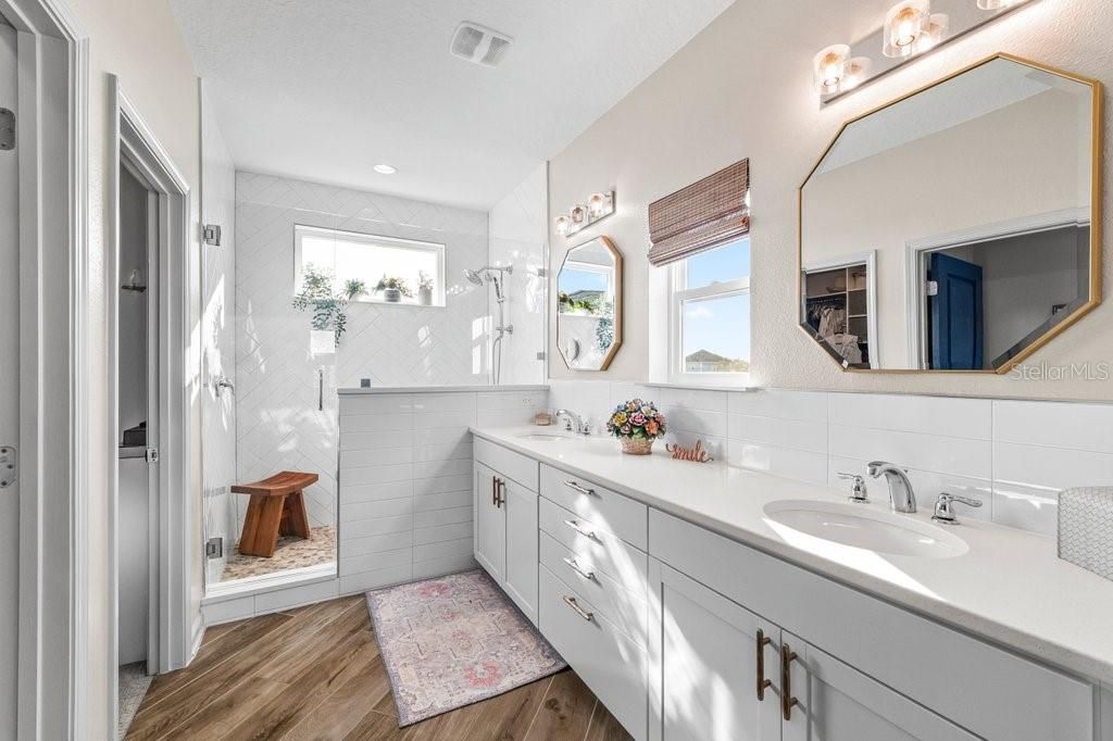 For Sale: $1,595,000 (4 beds, 3 baths, 2498 Square Feet)