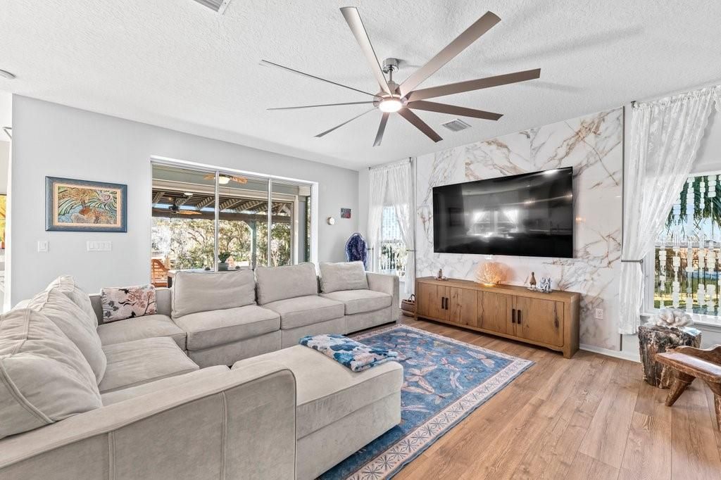 For Sale: $1,595,000 (4 beds, 3 baths, 2498 Square Feet)
