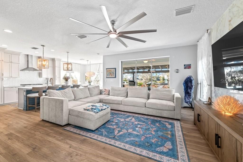 For Sale: $1,595,000 (4 beds, 3 baths, 2498 Square Feet)