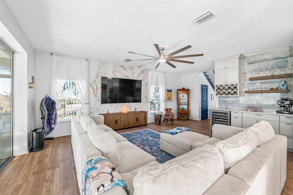 For Sale: $1,595,000 (4 beds, 3 baths, 2498 Square Feet)