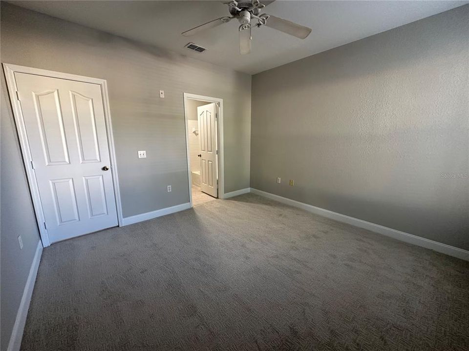 В аренду: $1,575 (2 спален, 2 ванн, 1048 Квадратных фут)