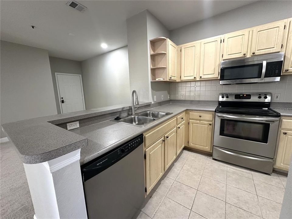 В аренду: $1,575 (2 спален, 2 ванн, 1048 Квадратных фут)