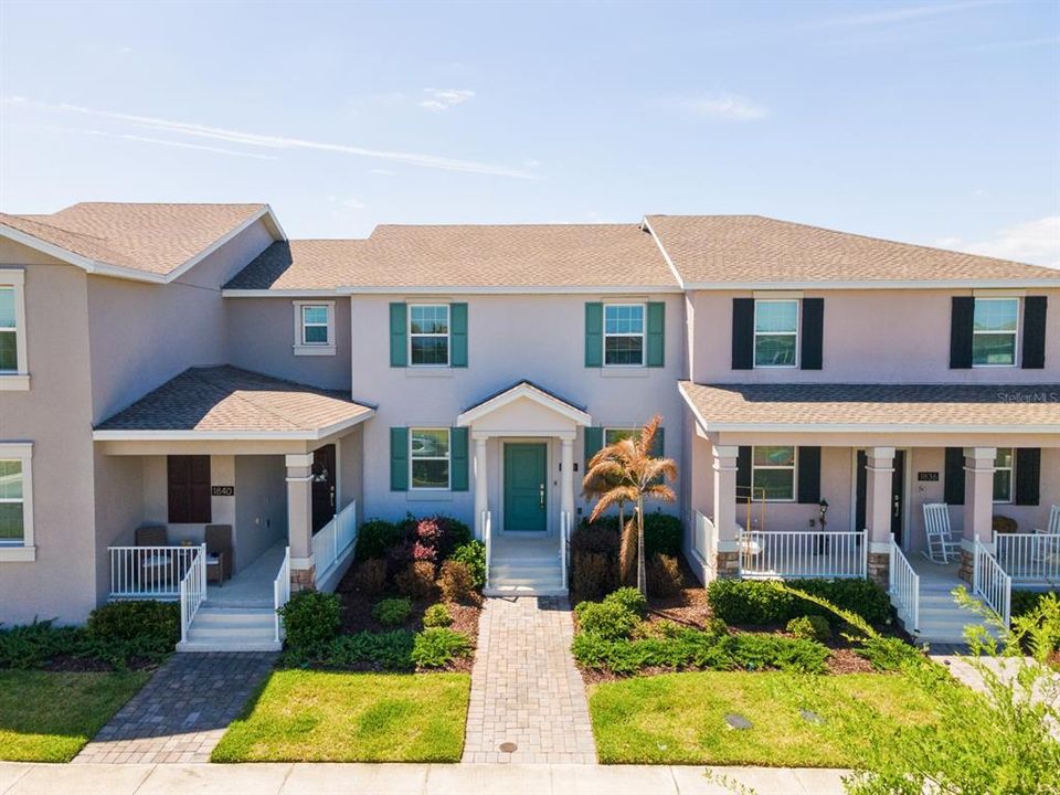 Active With Contract: $309,900 (3 beds, 2 baths, 1600 Square Feet)