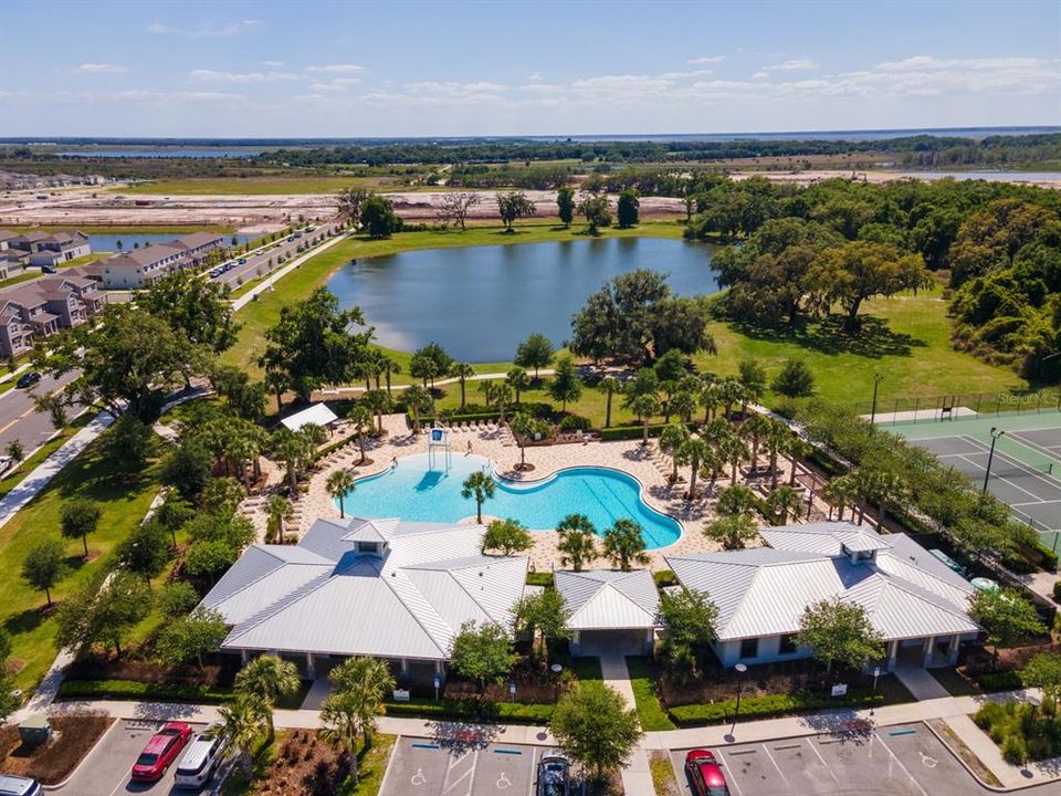Active With Contract: $309,900 (3 beds, 2 baths, 1600 Square Feet)