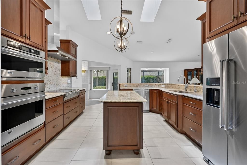 For Sale: $786,000 (3 beds, 3 baths, 3259 Square Feet)