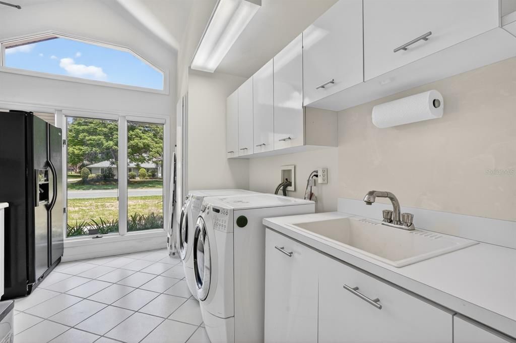 For Sale: $786,000 (3 beds, 3 baths, 3259 Square Feet)