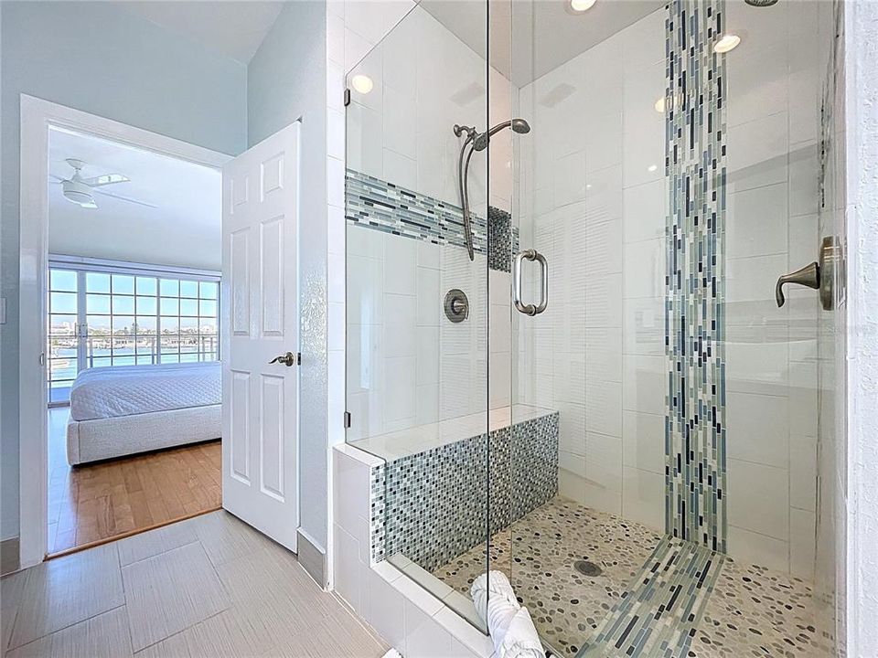 For Rent: $8,900 (3 beds, 2 baths, 2076 Square Feet)