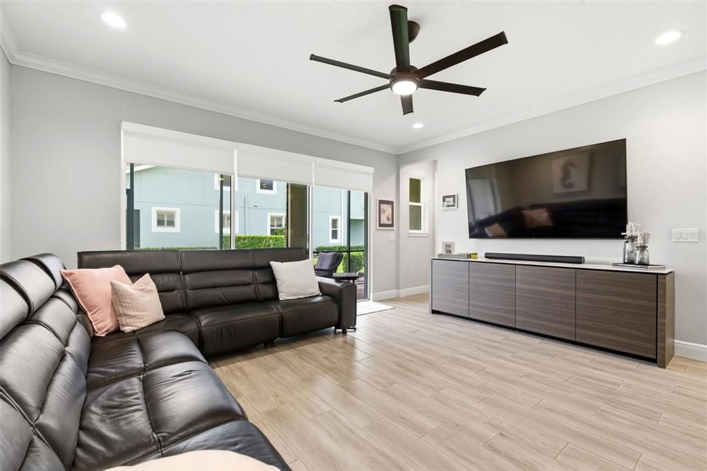 Activo con contrato: $499,000 (3 camas, 2 baños, 2230 Pies cuadrados)