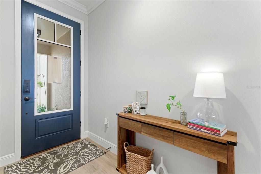Activo con contrato: $499,000 (3 camas, 2 baños, 2230 Pies cuadrados)