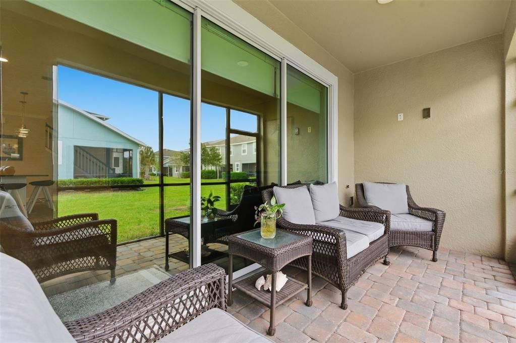 Activo con contrato: $499,000 (3 camas, 2 baños, 2230 Pies cuadrados)