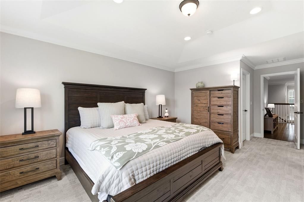 Activo con contrato: $499,000 (3 camas, 2 baños, 2230 Pies cuadrados)