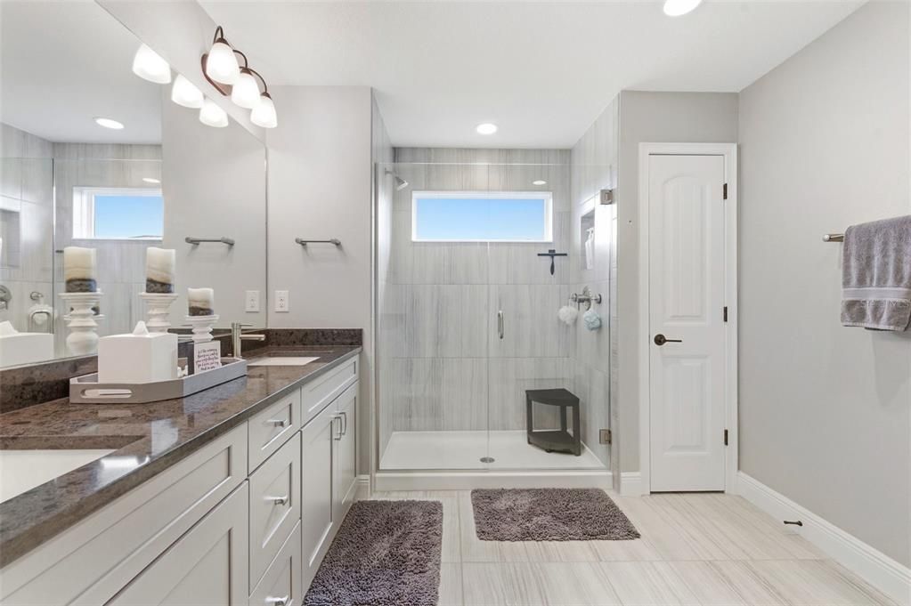 Activo con contrato: $499,000 (3 camas, 2 baños, 2230 Pies cuadrados)