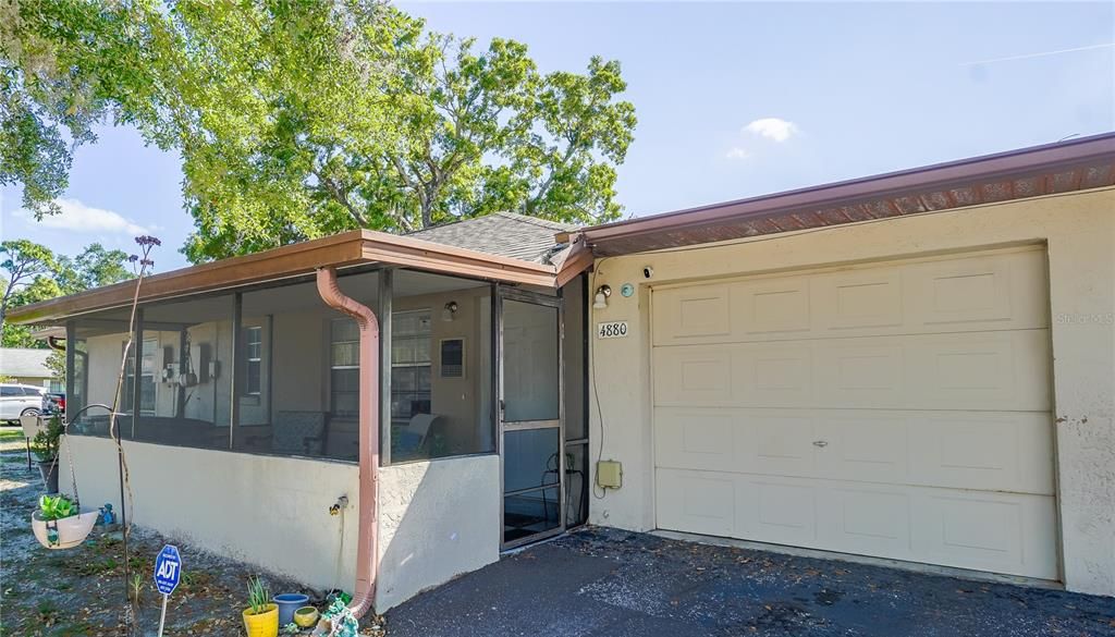 For Sale: $160,000 (2 beds, 2 baths, 864 Square Feet)