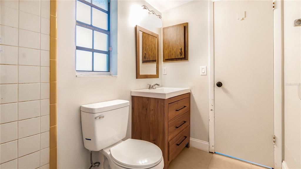 For Sale: $160,000 (2 beds, 2 baths, 864 Square Feet)