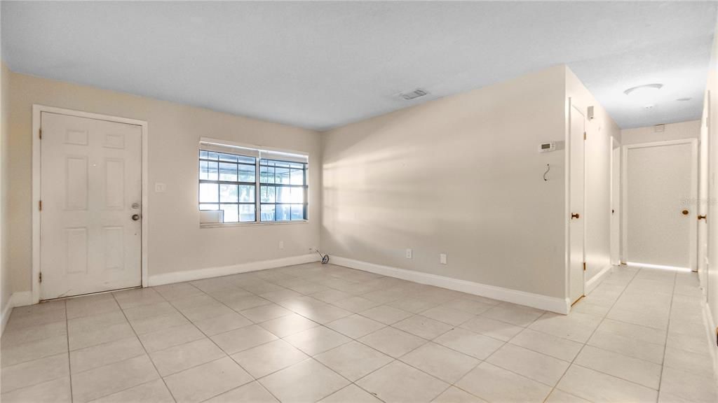 For Sale: $160,000 (2 beds, 2 baths, 864 Square Feet)