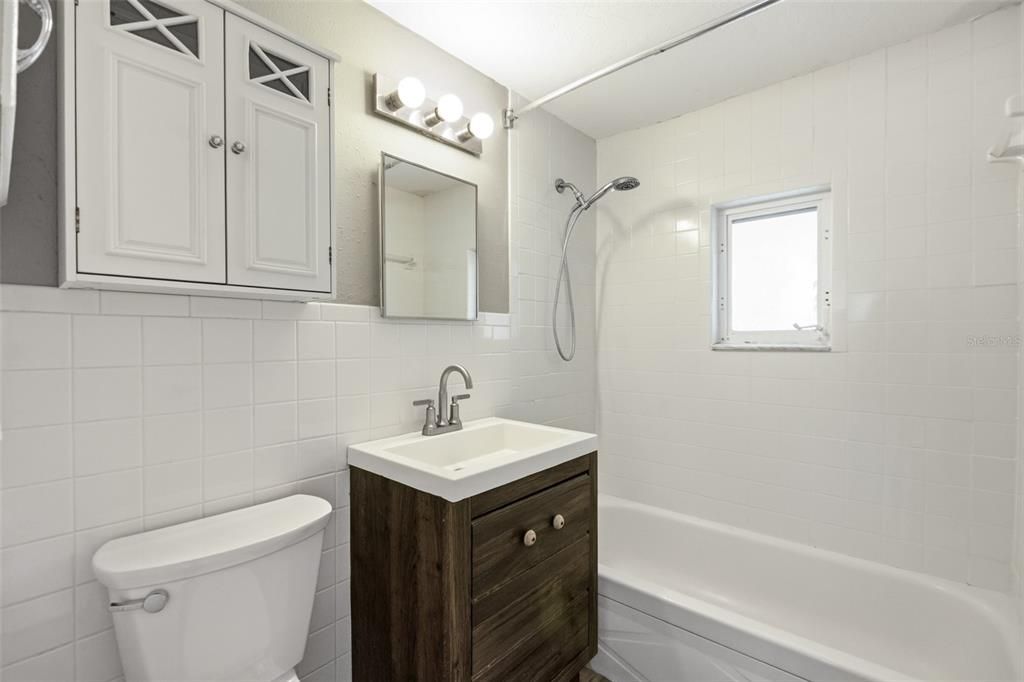 Activo con contrato: $235,000 (2 camas, 1 baños, 572 Pies cuadrados)