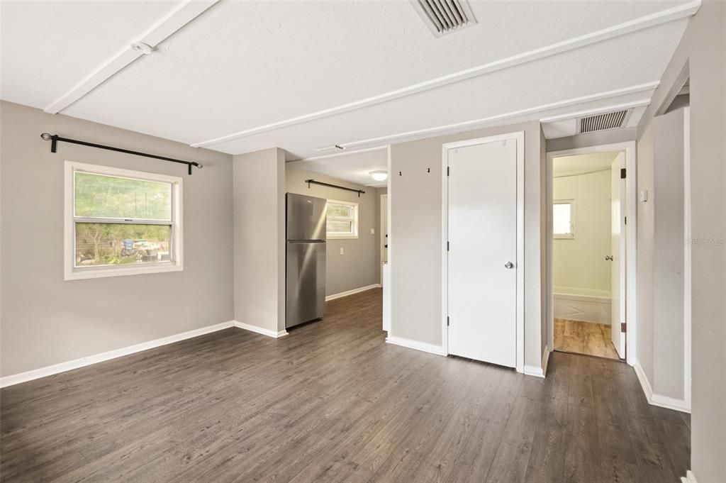 Activo con contrato: $235,000 (2 camas, 1 baños, 572 Pies cuadrados)