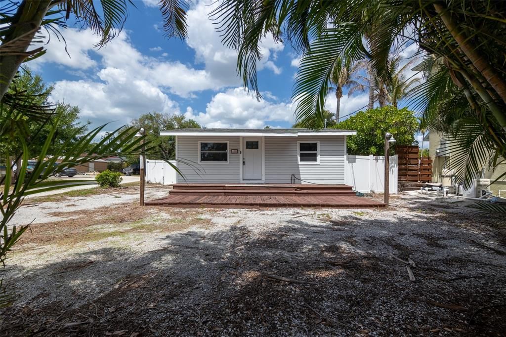 Activo con contrato: $235,000 (2 camas, 1 baños, 572 Pies cuadrados)