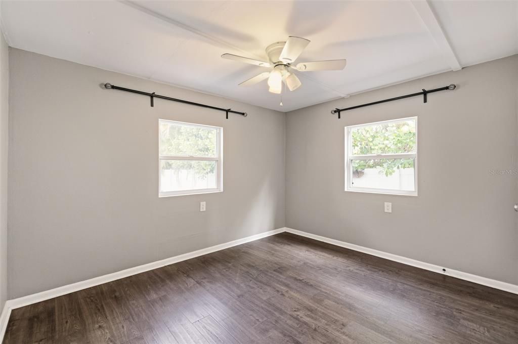 Activo con contrato: $235,000 (2 camas, 1 baños, 572 Pies cuadrados)