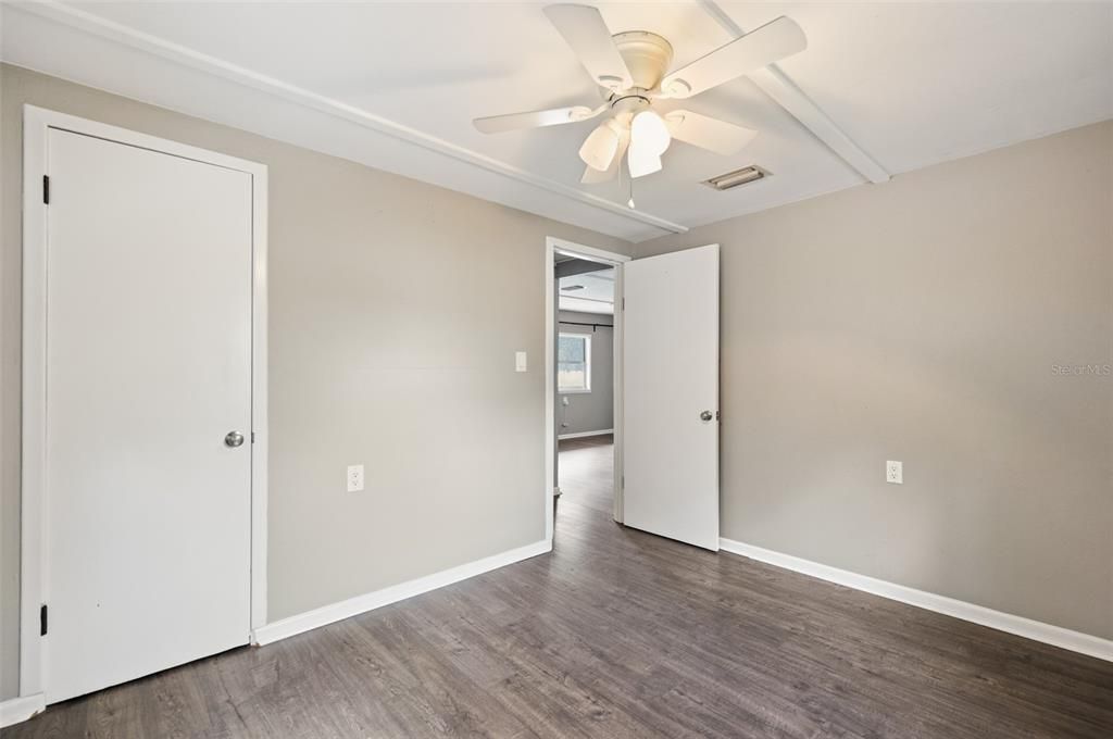 Activo con contrato: $235,000 (2 camas, 1 baños, 572 Pies cuadrados)