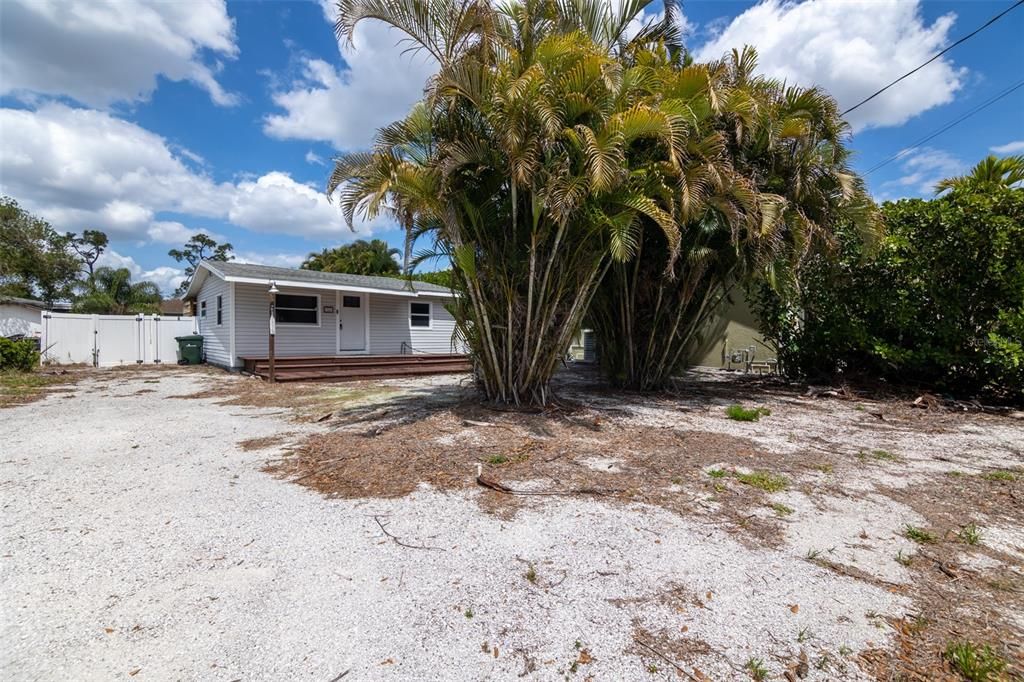 Activo con contrato: $235,000 (2 camas, 1 baños, 572 Pies cuadrados)