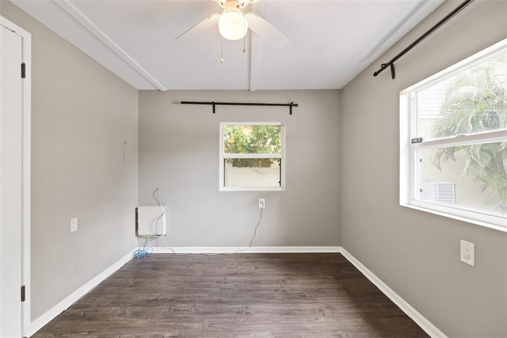 Activo con contrato: $235,000 (2 camas, 1 baños, 572 Pies cuadrados)