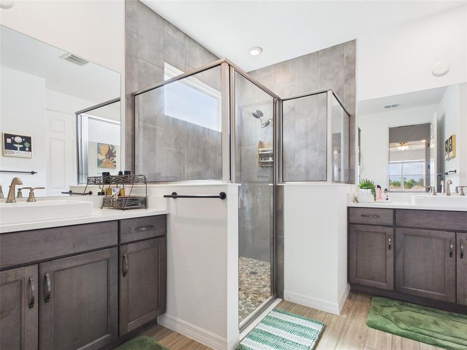 For Sale: $595,000 (4 beds, 4 baths, 3034 Square Feet)