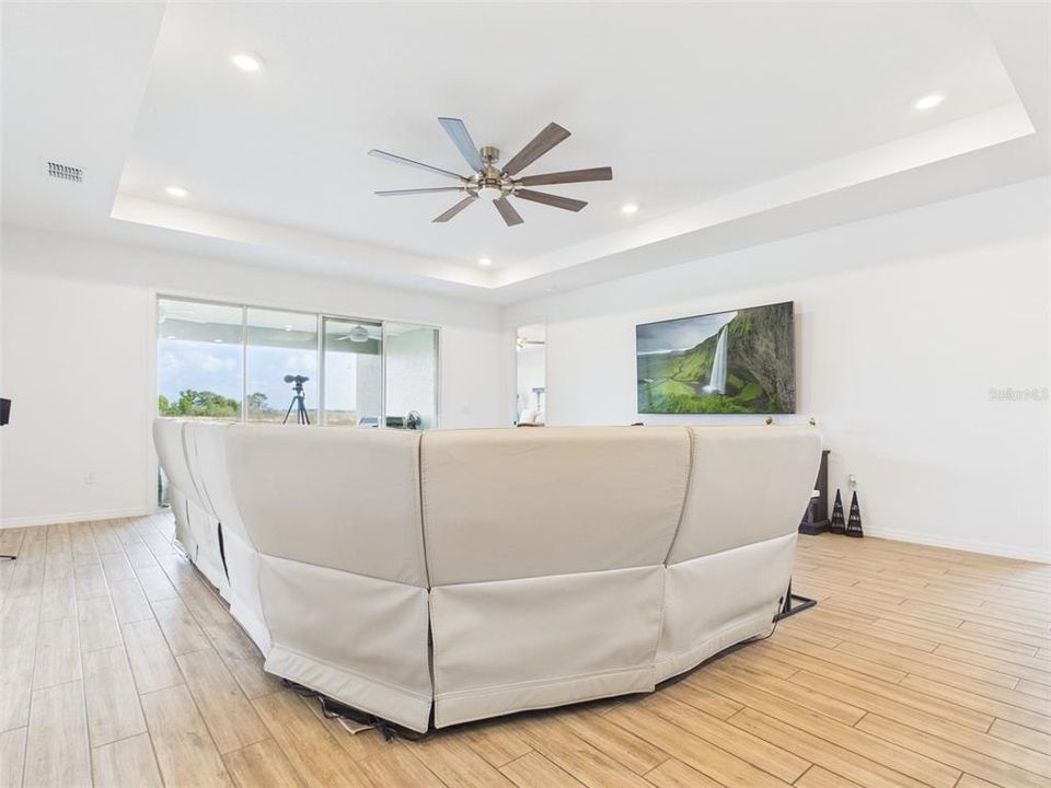 For Sale: $595,000 (4 beds, 4 baths, 3034 Square Feet)