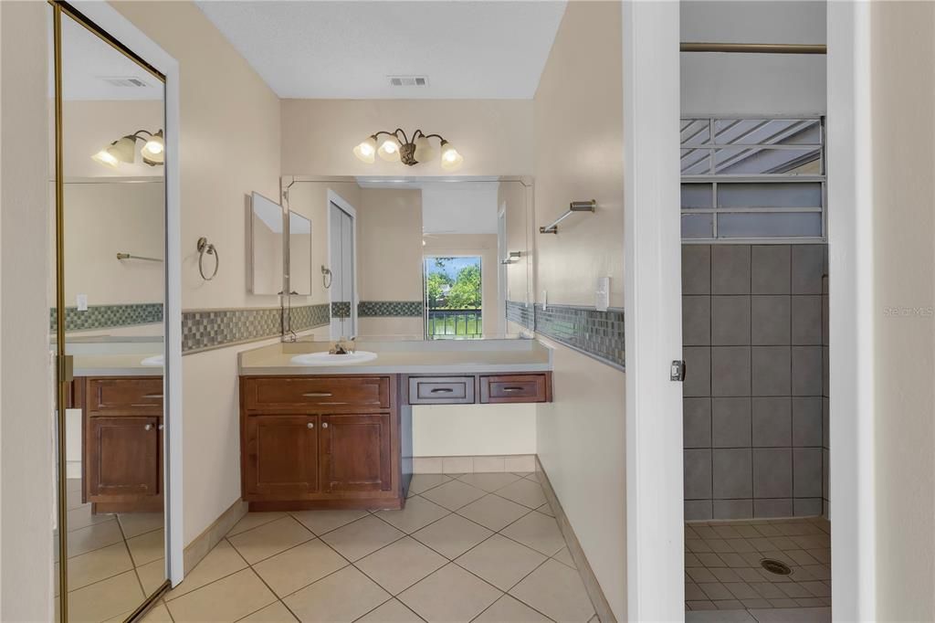 En Venta: $315,000 (3 camas, 2 baños, 1372 Pies cuadrados)