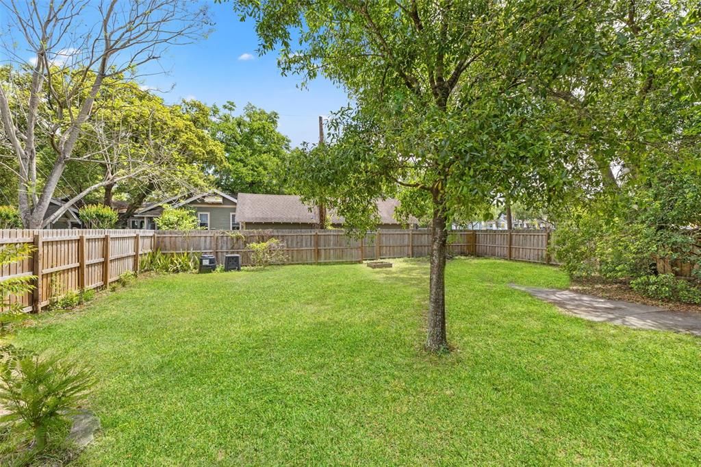 Active With Contract: $650,000 (4 beds, 2 baths, 2128 Square Feet)