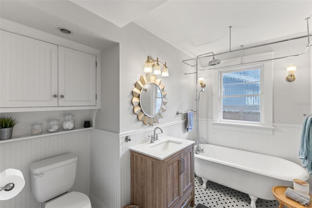 Active With Contract: $650,000 (4 beds, 2 baths, 2128 Square Feet)