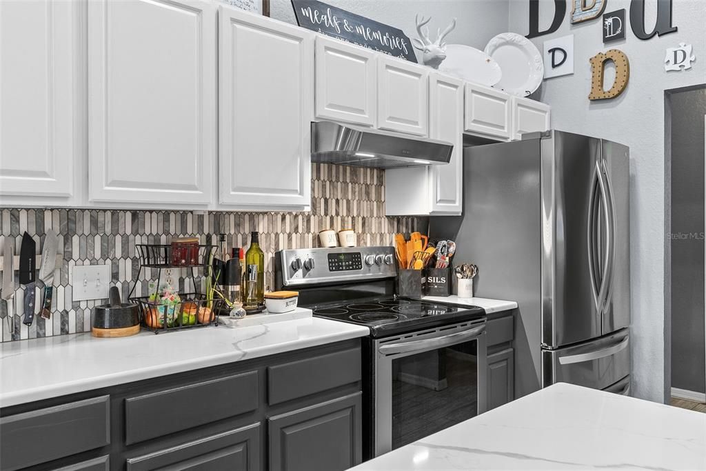 Active With Contract: $385,000 (4 beds, 3 baths, 2072 Square Feet)