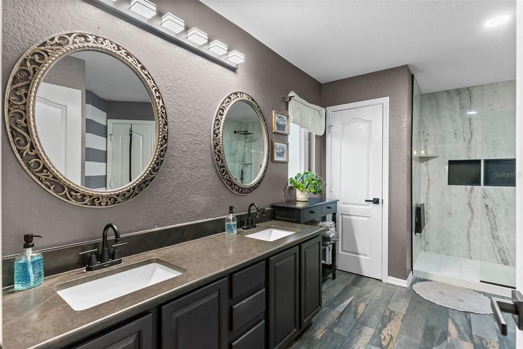 Active With Contract: $385,000 (4 beds, 3 baths, 2072 Square Feet)