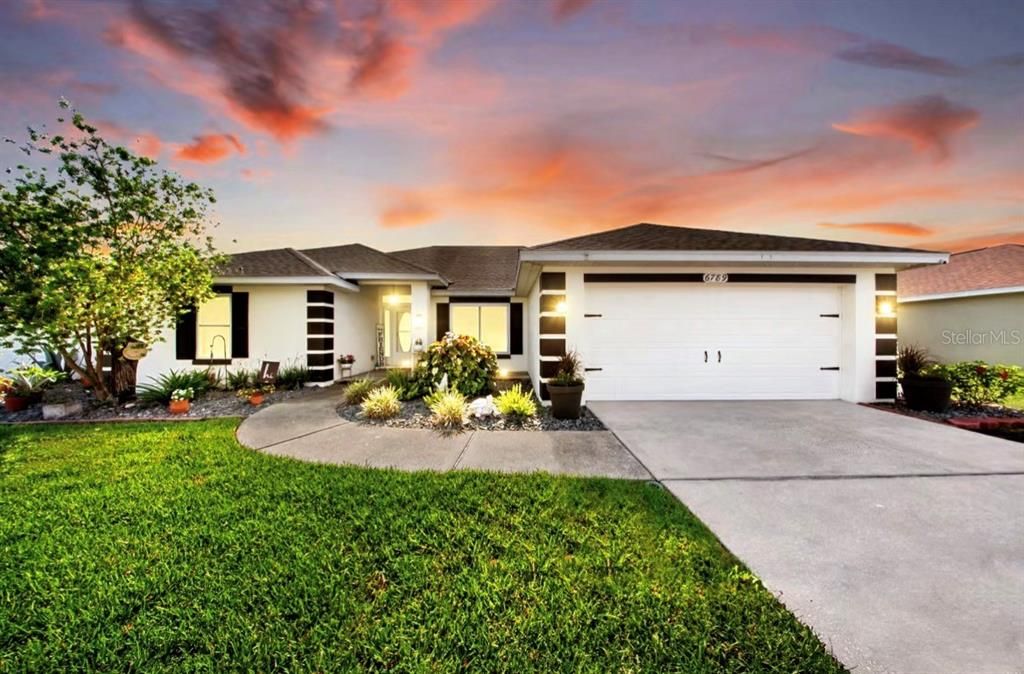 Active With Contract: $385,000 (4 beds, 3 baths, 2072 Square Feet)