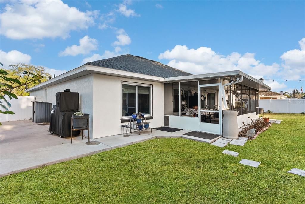 Active With Contract: $385,000 (4 beds, 3 baths, 2072 Square Feet)