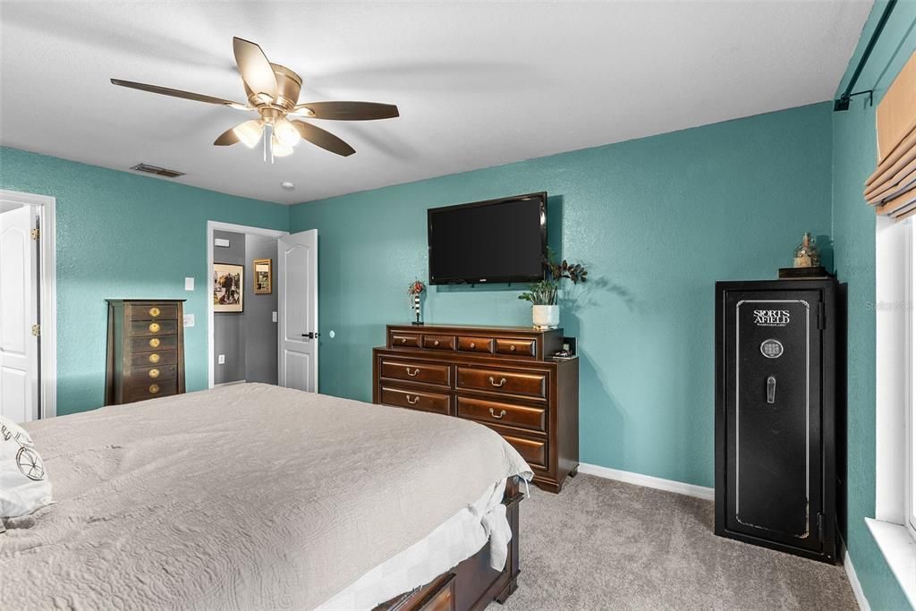 Active With Contract: $385,000 (4 beds, 3 baths, 2072 Square Feet)