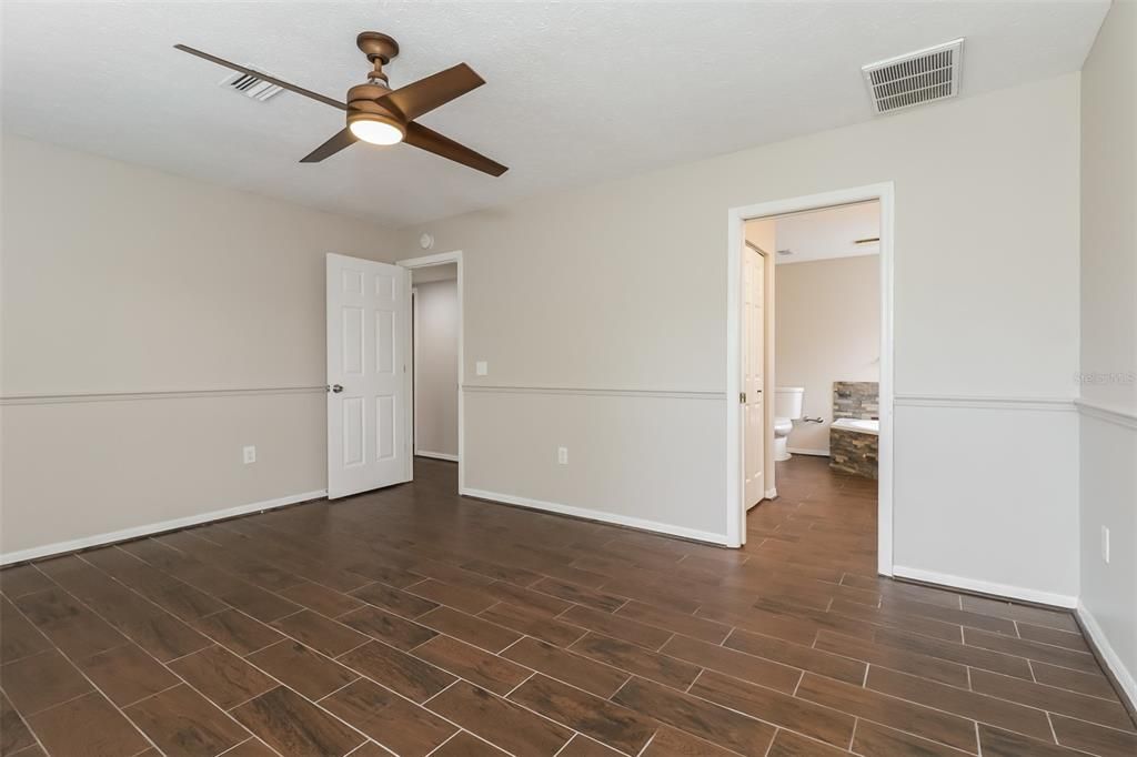 Activo con contrato: $295,900 (3 camas, 2 baños, 1903 Pies cuadrados)