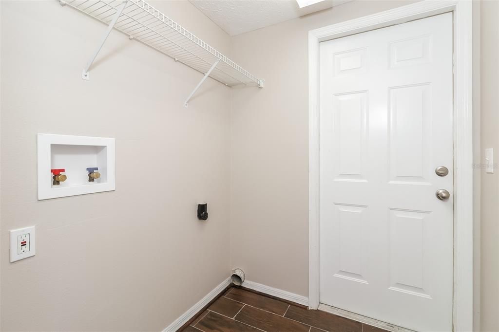 Activo con contrato: $295,900 (3 camas, 2 baños, 1903 Pies cuadrados)