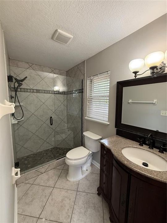 En Renta: $2,595 (4 camas, 2 baños, 1778 Pies cuadrados)