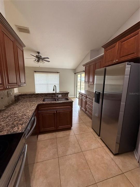 En Renta: $2,595 (4 camas, 2 baños, 1778 Pies cuadrados)