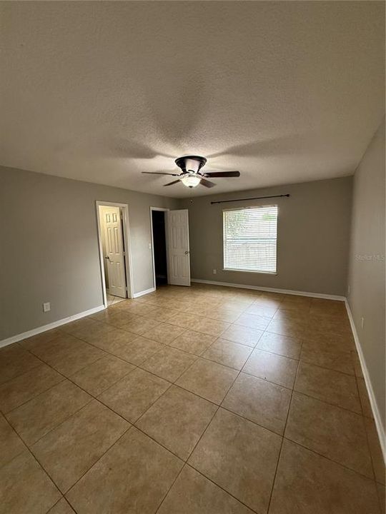 En Renta: $2,595 (4 camas, 2 baños, 1778 Pies cuadrados)