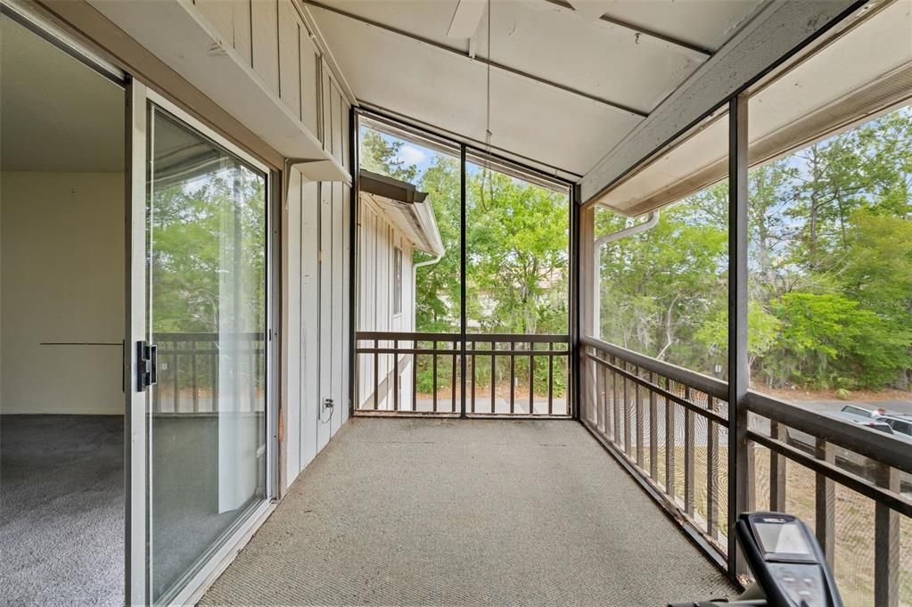 For Sale: $85,000 (1 beds, 1 baths, 702 Square Feet)