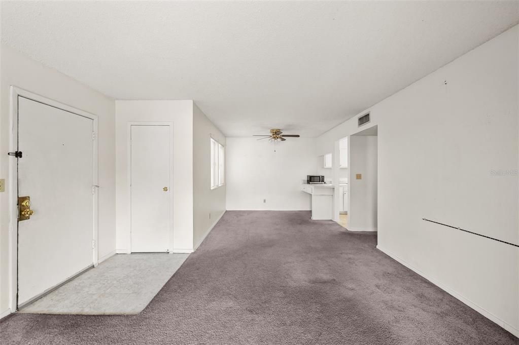 For Sale: $85,000 (1 beds, 1 baths, 702 Square Feet)