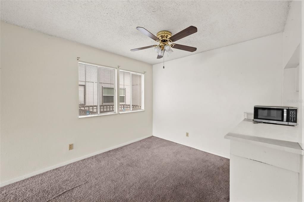 For Sale: $85,000 (1 beds, 1 baths, 702 Square Feet)