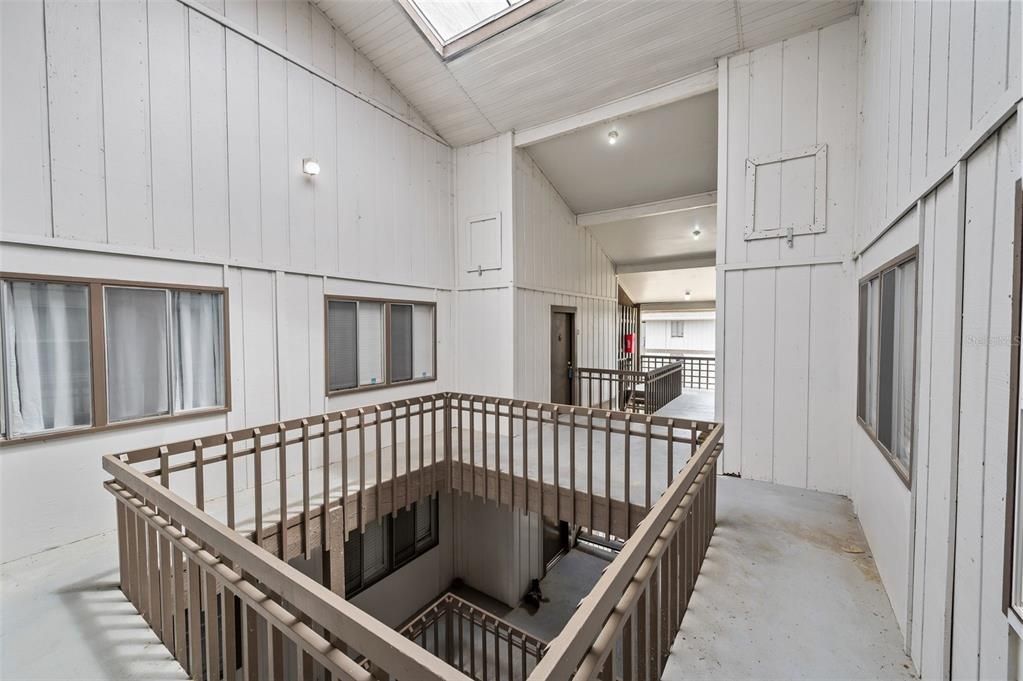 For Sale: $85,000 (1 beds, 1 baths, 702 Square Feet)