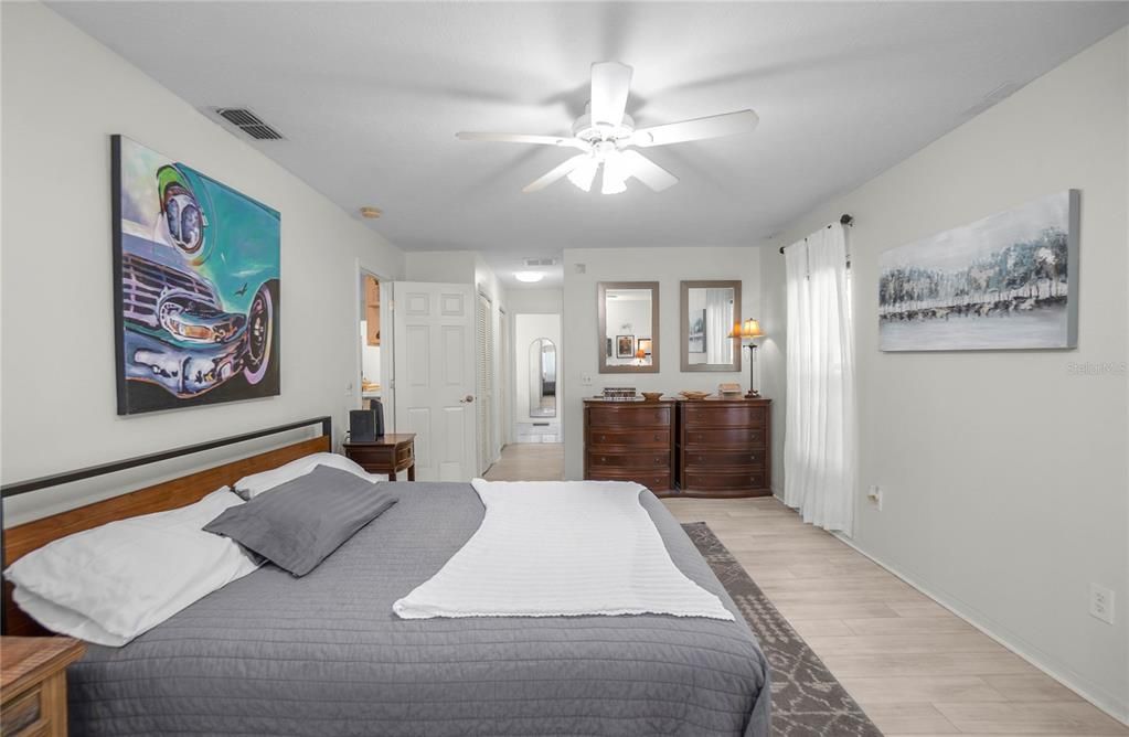 Active With Contract: $300,000 (3 beds, 2 baths, 1635 Square Feet)